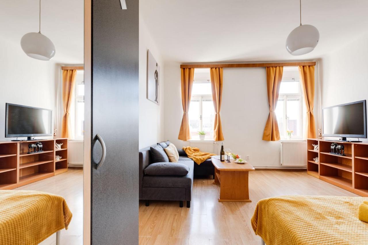 Sunshine Apartment Near The City Center Praga Exterior foto